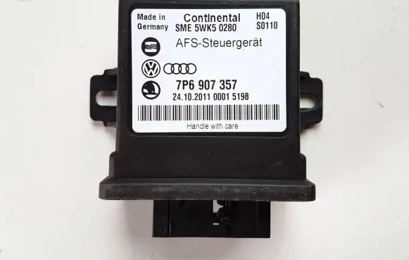 Volkswagen Touareg II Light module LCM 7P6907357