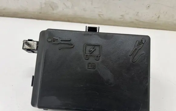 Maserati Ghibli Fuse box set 670030458
