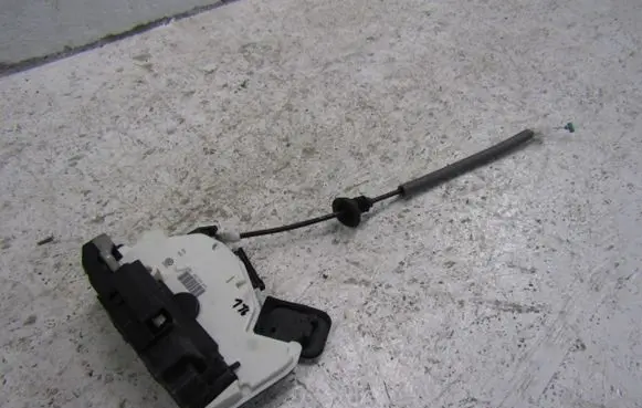 Skoda Octavia Mk3 (5E) Rear door lock 5E0839015