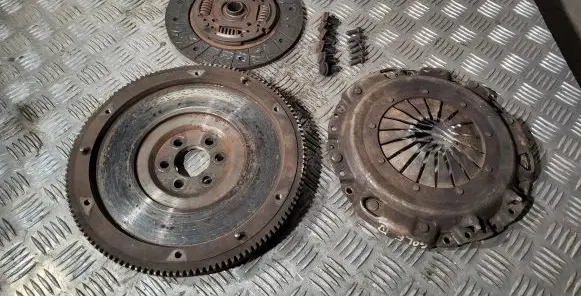 Volkswagen Golf IV Clutch set kit 037105271F