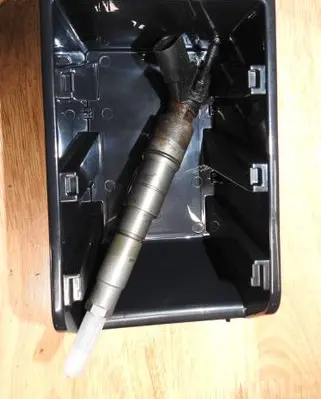 Fuel injector