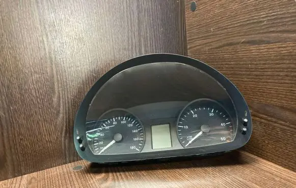 Mercedes-Benz Sprinter W906 Speedometer (instrument cluster) 9069005200 9069013400 9069027700