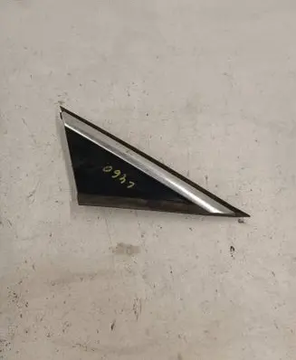 Peugeot 3008 I Front door glass trim molding 96842432