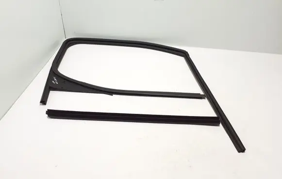 Peugeot Partner III Front door rubber seal 9818023380