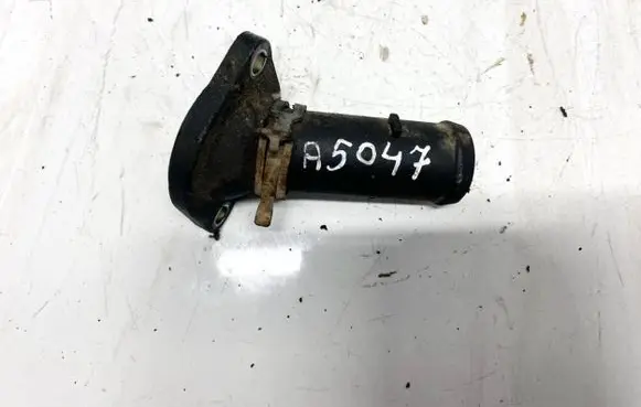 Volkswagen Golf IV Engine coolant pipe/hose 045121121A