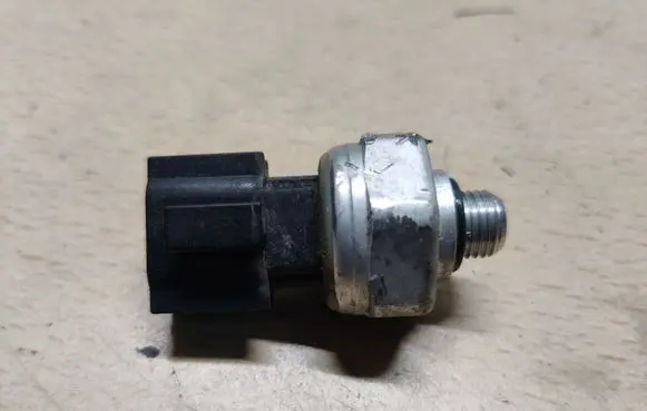 Mazda CX-5 Air conditioning (A/C) pressure sensor 42CP813