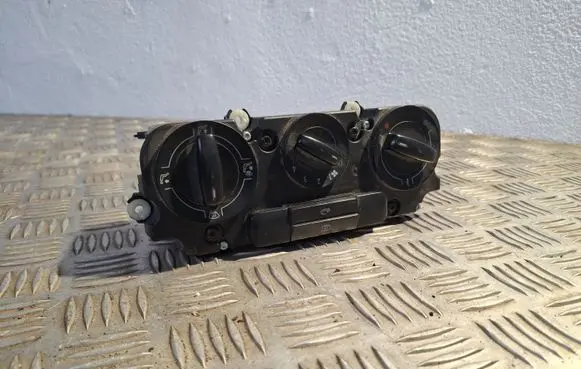 Volkswagen Caddy Climate control unit 