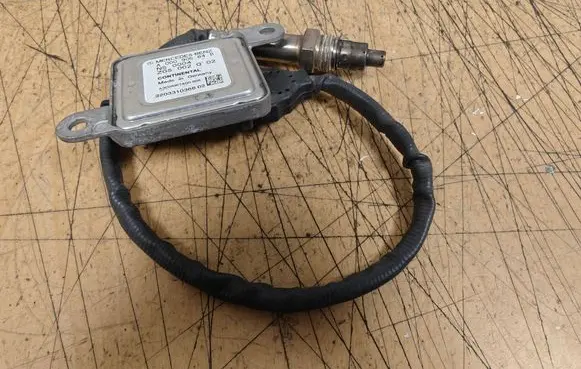Mercedes-Benz S W222 Lambda probe sensor A0009058411