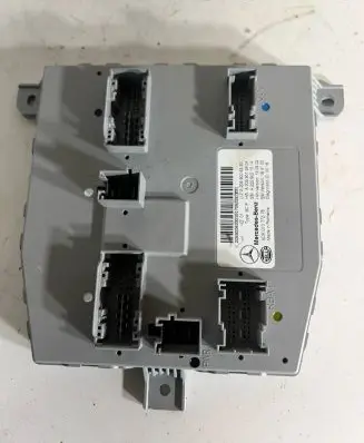 Mercedes-Benz C W205 Comfort/convenience module A2059006330 5DK01077278 A2059013904