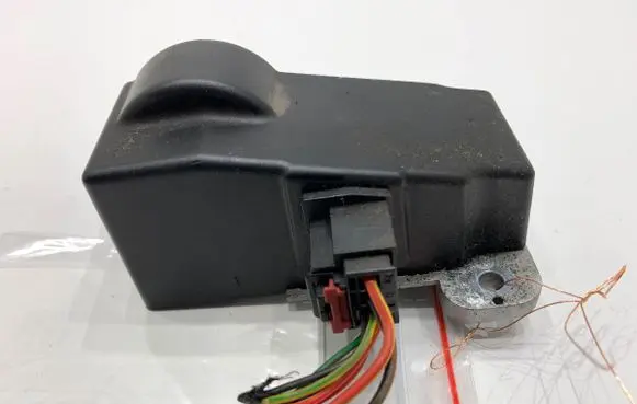 Volkswagen PASSAT CC Steering wheel lock 3C0905861J