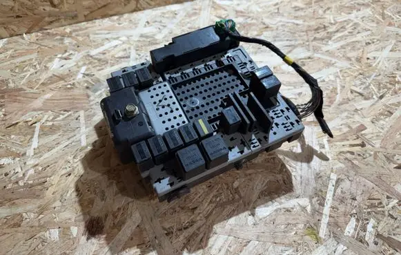 Volvo S60 Fuse module 9162438