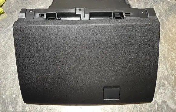 Citroen C4 III e-C4 Glove box 9831715680