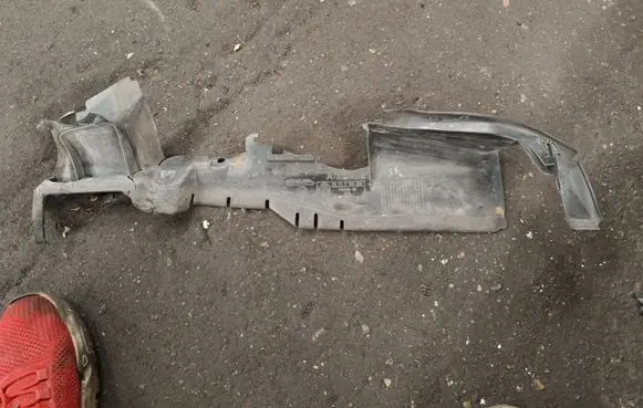 BMW X5 E53 Intercooler air guide/duct channel 51717123349