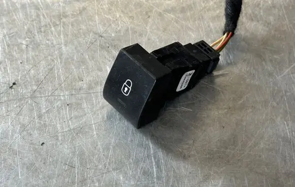 Peugeot 3008 I Central locking switch button 96652390XT