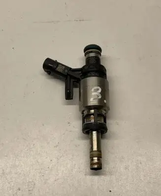Audi A4 S4 B9 8W Fuel injector 06L906A04 06L906036K