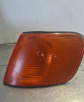 Audi A6 S6 C4 4A Front indicator light 137983