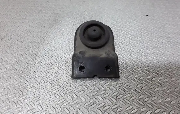 Radiator mount bracket