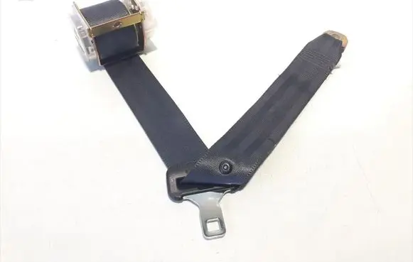 Lexus IS 200-300 Rear seatbelt 7H3370