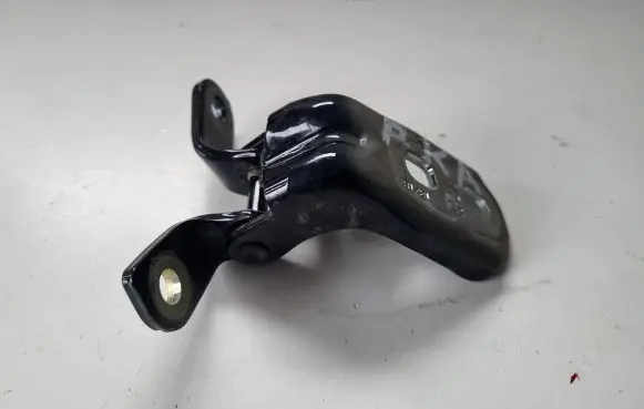 Opel Insignia B Front door lower hinge 