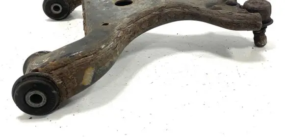Mercedes-Benz Vito Viano W639 Front lower control arm/wishbone 411053076