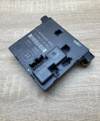 Mercedes-Benz E W211 Door control unit/module 2118201526
