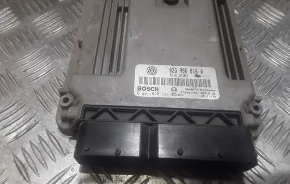 Volkswagen Touran I Engine control unit/module 03G906016A 0281010731