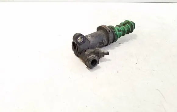 Clutch slave cylinder