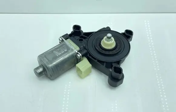 Volkswagen Touran III Front door window regulator motor 5Q0959802C 25042024