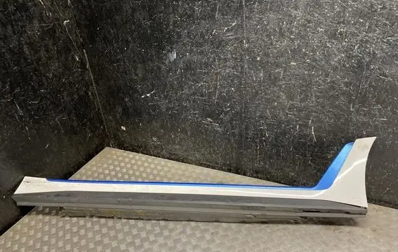 BMW i4 Front sill (body part) 8737088