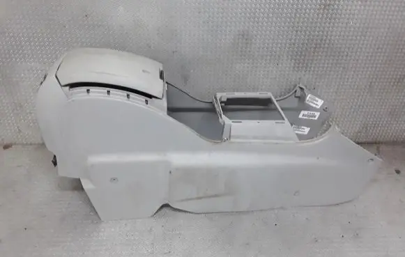 Chrysler Pacifica Center console 1118870BDAAA