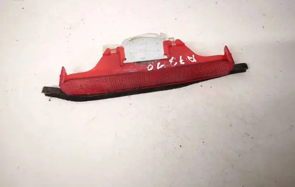 Nissan Almera Tino Third/center stoplight