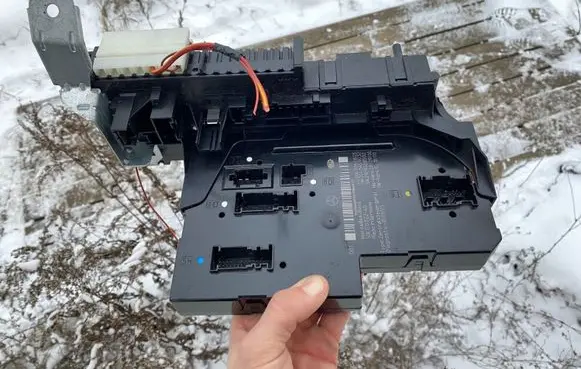 Mercedes-Benz C W204 Fuse box set A2049060805