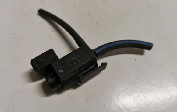 BMW 7 E65 E66 Vacuum valve 72234100