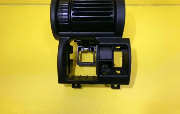 Opel Corsa B Dashboard side air vent grill/cover trim 90386874 1905871