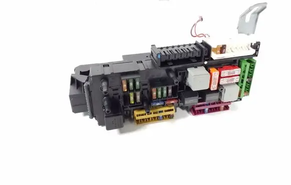 Mercedes-Benz E C207 W207 Fuse module A2129009622