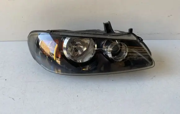 Nissan Almera N16 Headlight/headlamp 10016391
