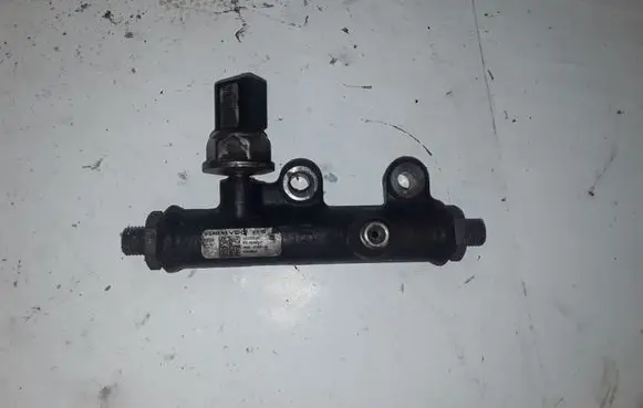 Jaguar S-Type Fuel main line pipe A2C20001297 4R8Q9C066AE