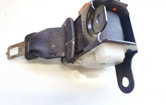Nissan Almera N16 Middle seatbelt (rear) 09100059c 61271