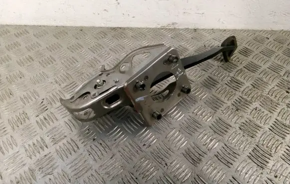 Toyota Corolla Verso AR10 Brake pedal 471010F010 551060F020