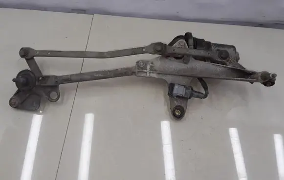 Renault Laguna I Windshield/front glass wiper blade 7700821936