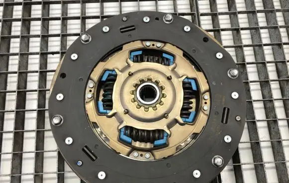 Toyota RAV 4 (XA40) Clutch set kit 