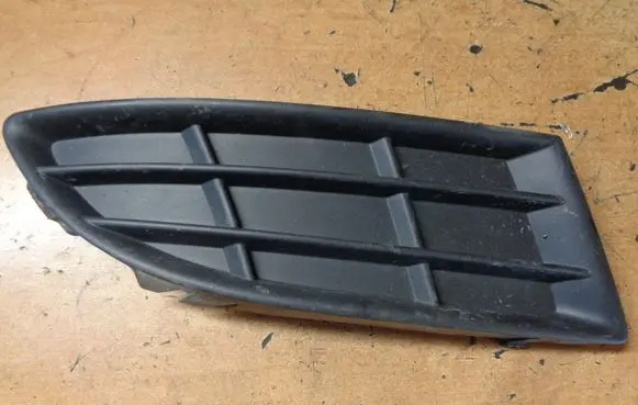 Skoda Fabia Mk2 (5J) Front bumper lower grill 5J0807368