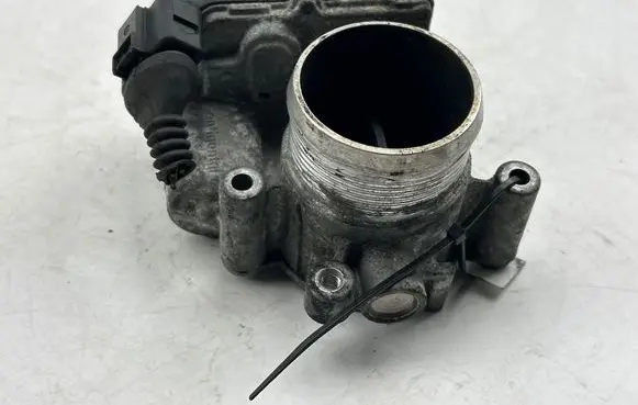 Audi A3 S3 8P Throttle valve A2C31762900 1505111752