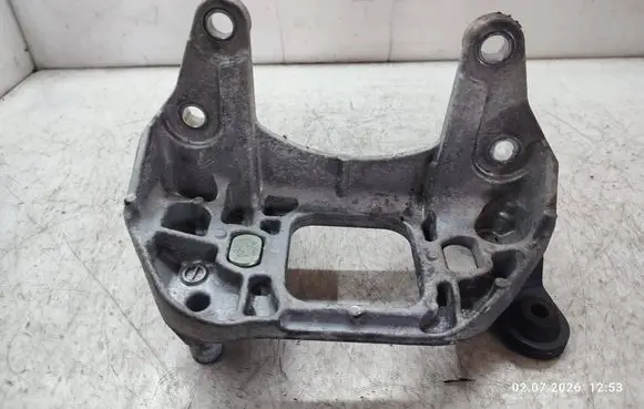 Nissan X-Trail T32 Gearbox mounting bracket