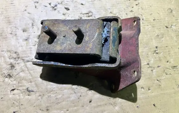 Iveco Daily 35 - 40.10 Engine mount vacuum valve 