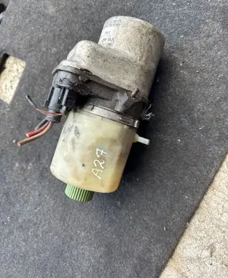 Skoda Roomster (5J) Power steering pump 6R0423156B