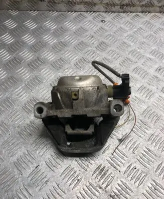 Engine mount bracket