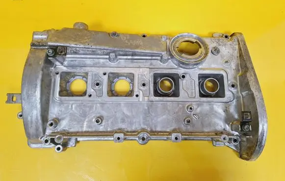 Audi A4 S4 B5 8D Rocker cam cover 06B103475E