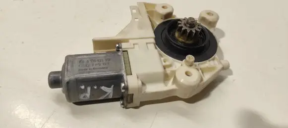 Ford Focus Front door window regulator motor 4M5T14A389 995208101 0130822217