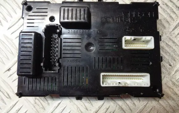 Nissan Note (E11) Comfort/convenience module 284B29U00A